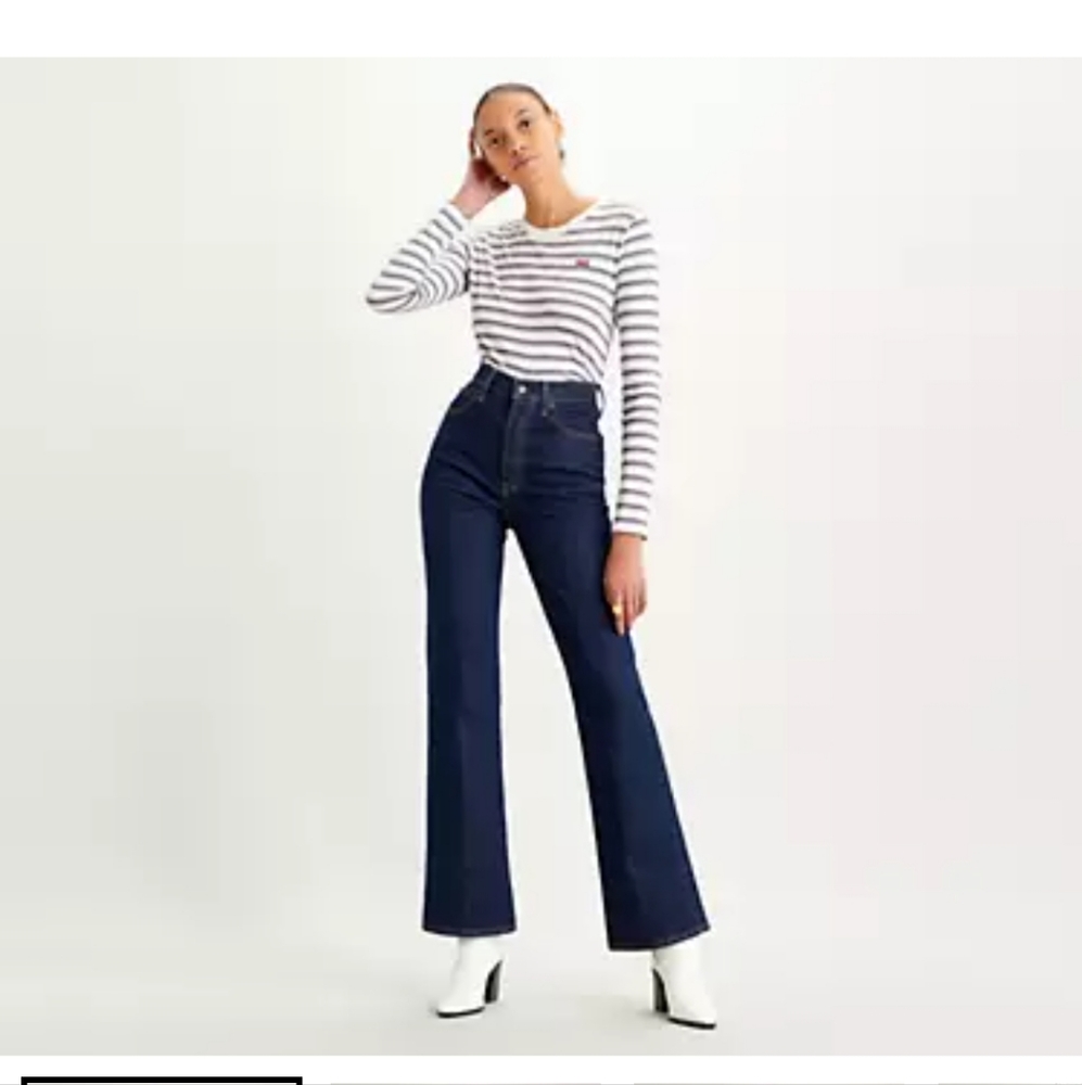 New Levi Ribcage Bootcut Jeans WITH TAGS